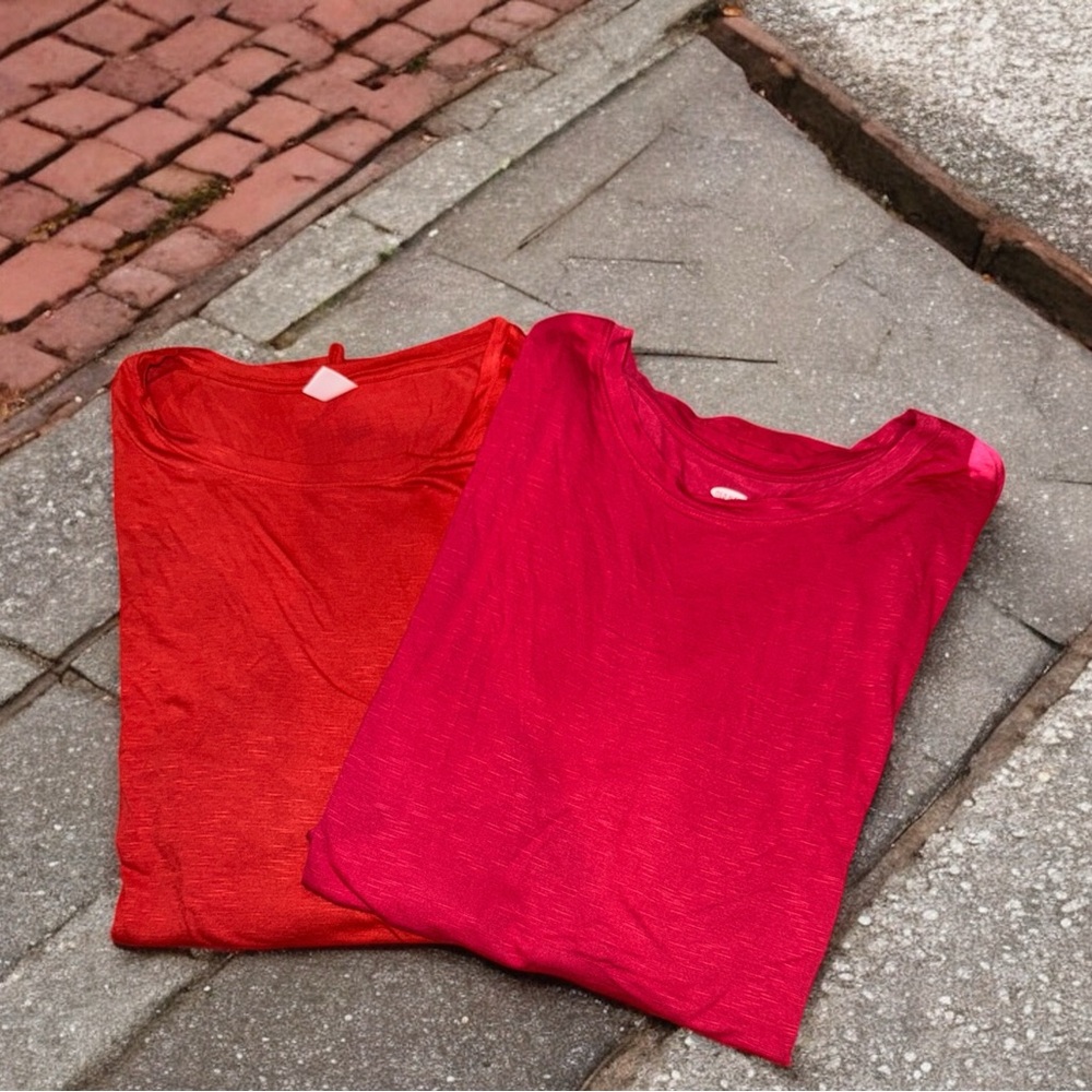 (2) Women’s Luxe Long Sleeve Tunic Tops (XL)